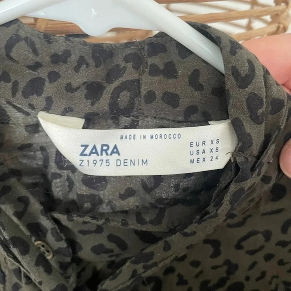 Zara Dark Green Black Leopard Print High Neck Button Down with Tie / size xs - Picture 4 of 4